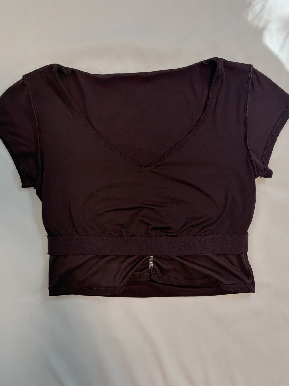 Old Navy Plum V-Neck Ruched Athletic Crop Top - Picture 6 of 7